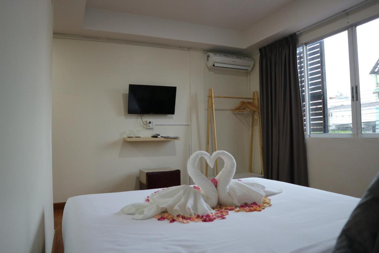 Lis Nimman Hotel Csiangmaj Kültér fotó